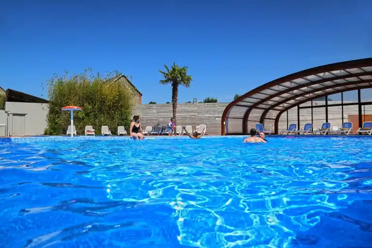 Camping avec espace aquatique pour toute la famille près de Bayeux dans le Calvados.