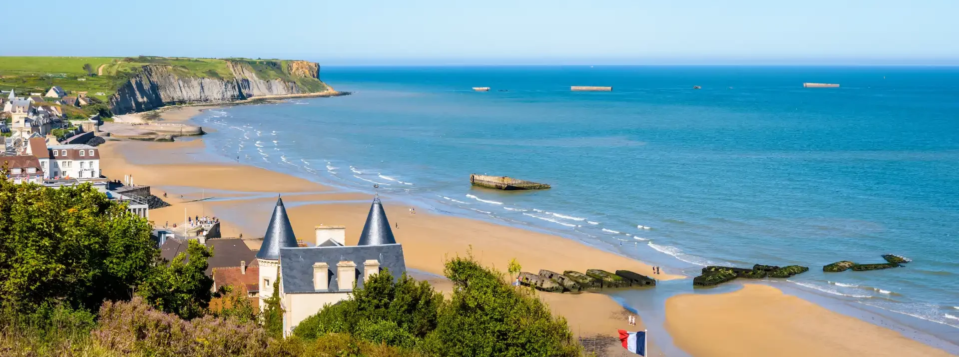 Arromanches doit sa renommée aux vestiges du port artificiel